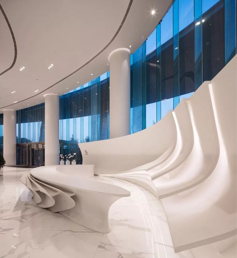 新力地产与凯时AG为南昌新力中心打造了4.2m高阔层高、地下双层超大专属车库