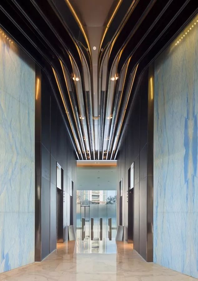 新力地产与凯时AG为南昌新力中心打造了4.2m高阔层高、地下双层超大专属车库