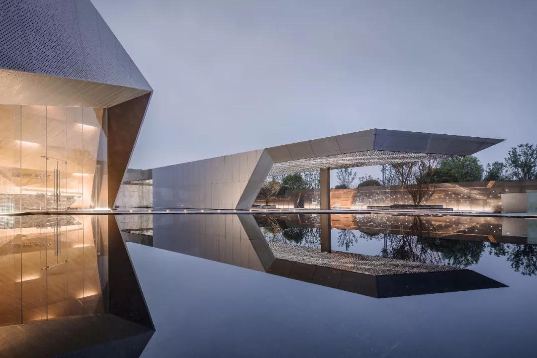 倒影 by苏圣亮，，，凯时AG修建设计