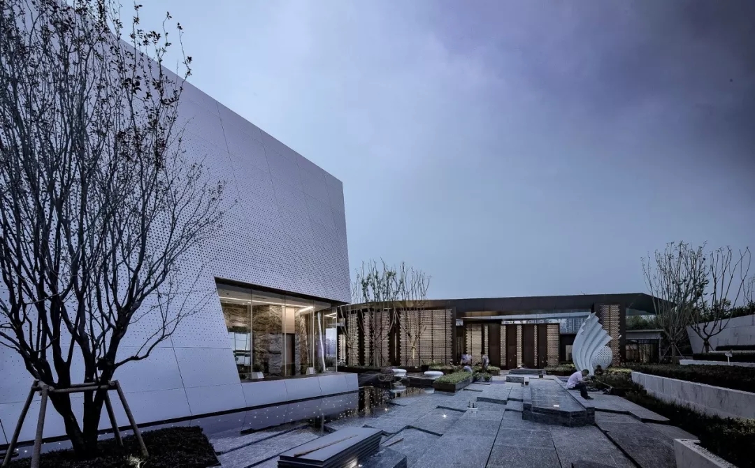 面向内庭院的洞口 by苏圣亮，，，凯时AG修建设计