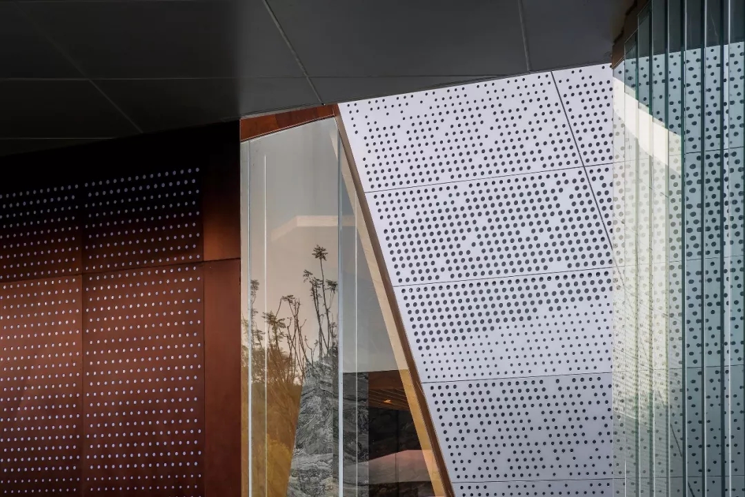 穿孔幻彩复合板细节 by苏圣亮，，，凯时AG修建设计